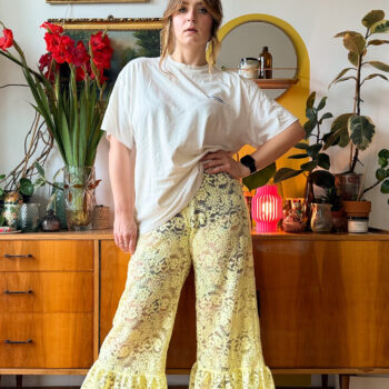 żółte koronkowe spodnie z falbanką to moje