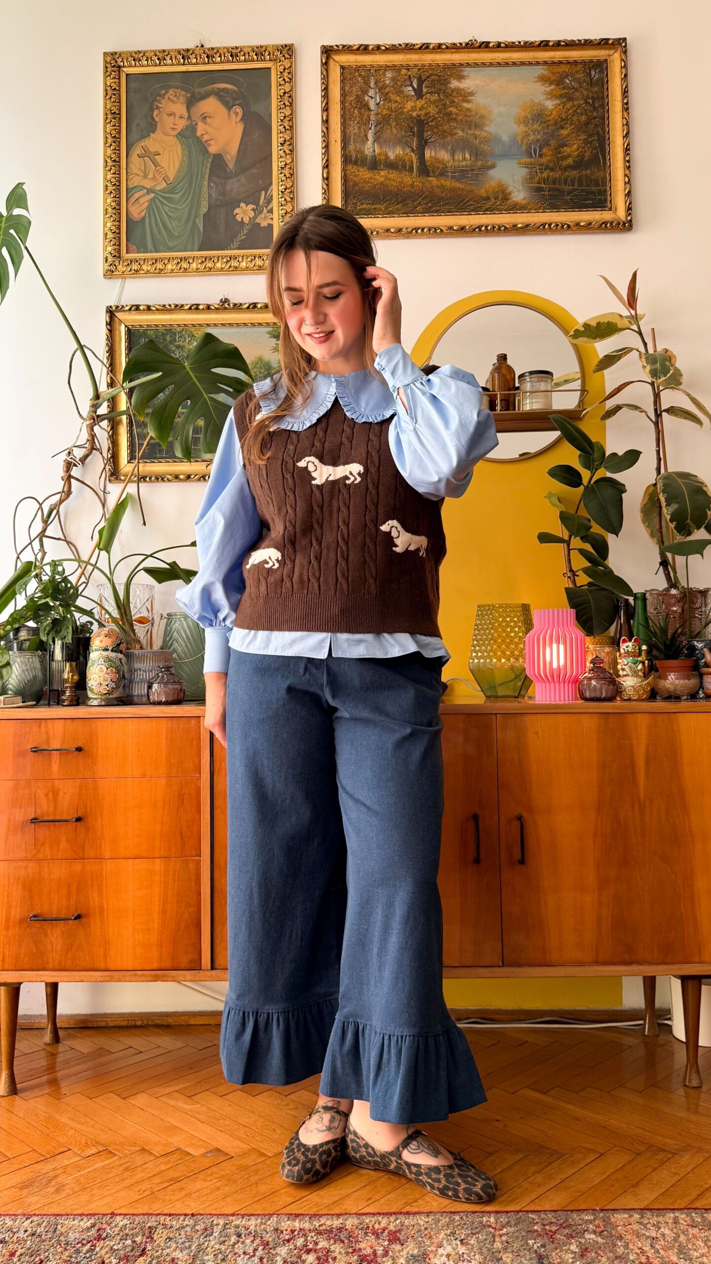 7 ciemne jeansowe spodnie z falbanką to moje