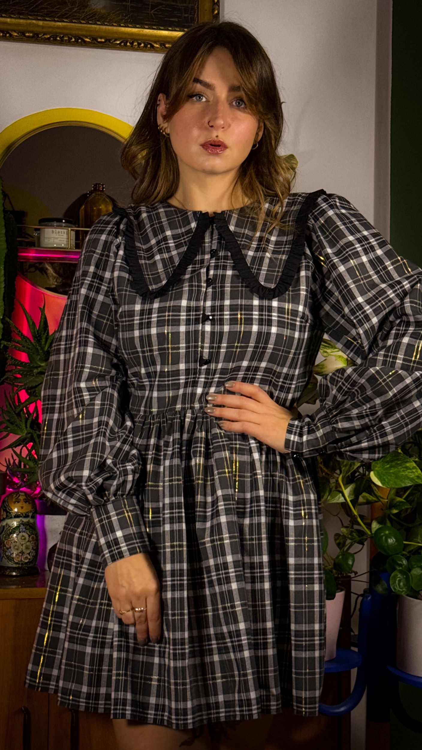 świąteczna sukienka w kratkę z kołnierzykiem to moje